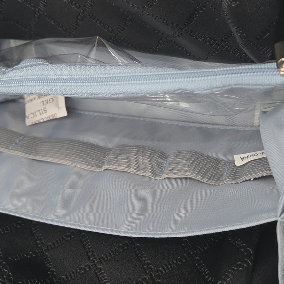 Black Checkered Toiletry Bag With Multiple Compartments - Picture 14 of 16